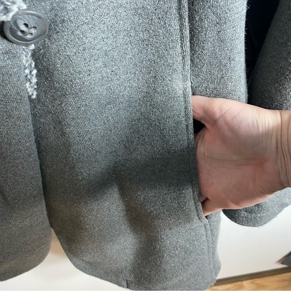 Catherine’s Gray Pea Coat 1X Faux Fur Collar Single Button Closure Jacket - Picture 3 of 7